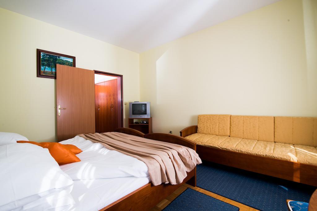 Garni Hotel Vila Ana Rogaška Slatina Zimmer foto