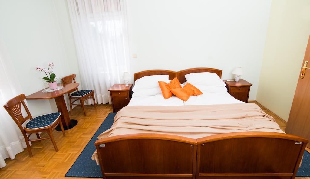 Garni Hotel Vila Ana Rogaška Slatina Zimmer foto