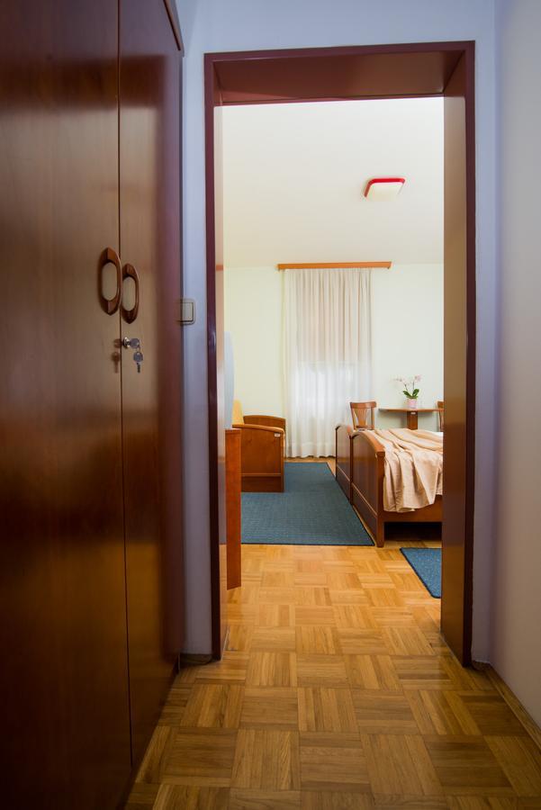 Garni Hotel Vila Ana Rogaška Slatina Zimmer foto